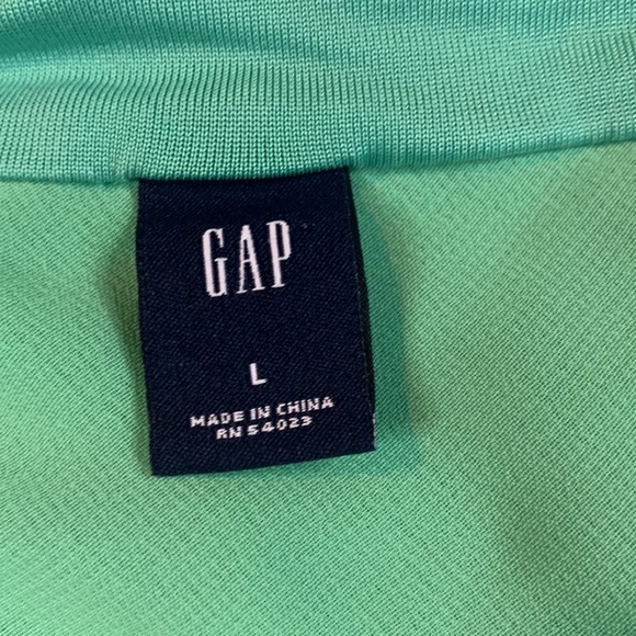 GAP Shirt - Picture 4 of 5